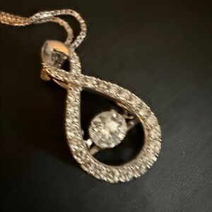 2.5 ct natural Diamond Necklace set in white 14kt Gold and white gold chain